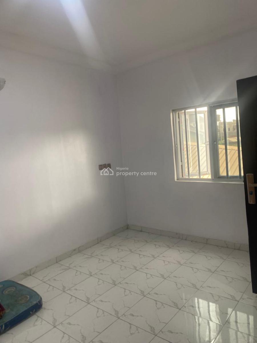 Spacious 3 Bedrooms Flat / Apartment, Mercy Land Estate, By Magodo Phase 1, Magodo, Lagos, Flat / Apartment for Rent