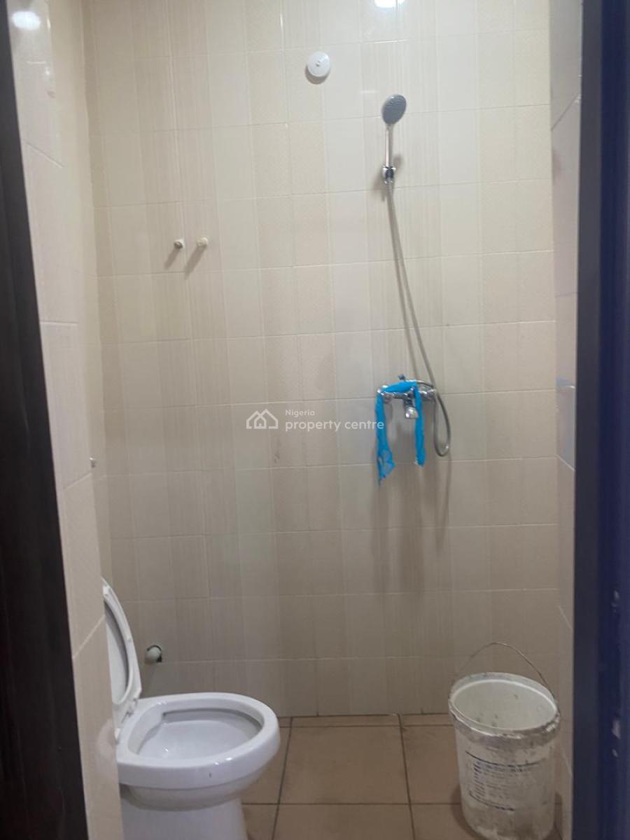 Spacious 3 Bedrooms Flat / Apartment, Mercy Land Estate, By Magodo Phase 1, Magodo, Lagos, Flat / Apartment for Rent