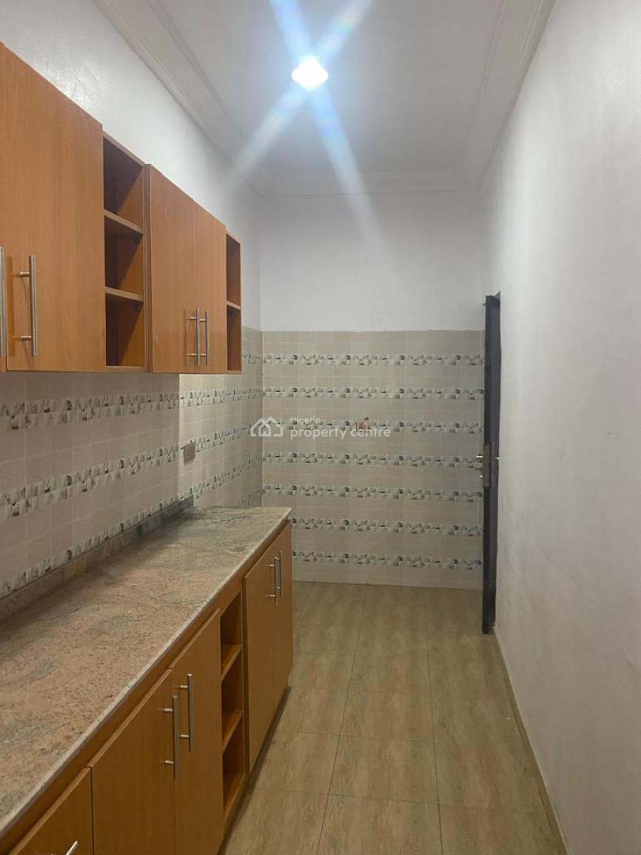 Spacious 3 Bedrooms Flat / Apartment, Mercy Land Estate, By Magodo Phase 1, Magodo, Lagos, Flat / Apartment for Rent