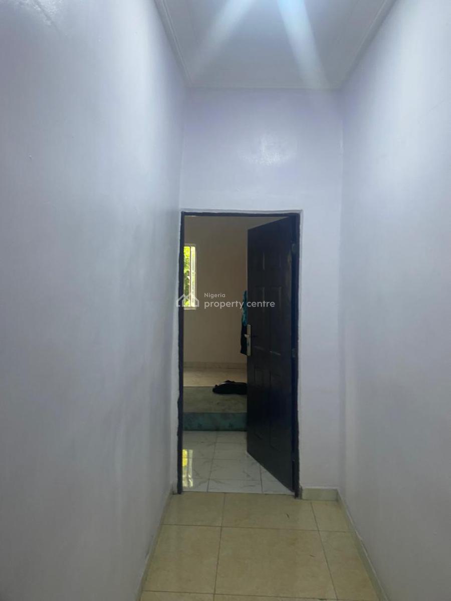 Spacious 3 Bedrooms Flat / Apartment, Mercy Land Estate, By Magodo Phase 1, Magodo, Lagos, Flat / Apartment for Rent