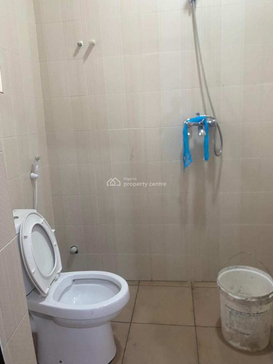 Spacious 3 Bedrooms Flat / Apartment, Mercy Land Estate, By Magodo Phase 1, Magodo, Lagos, Flat / Apartment for Rent