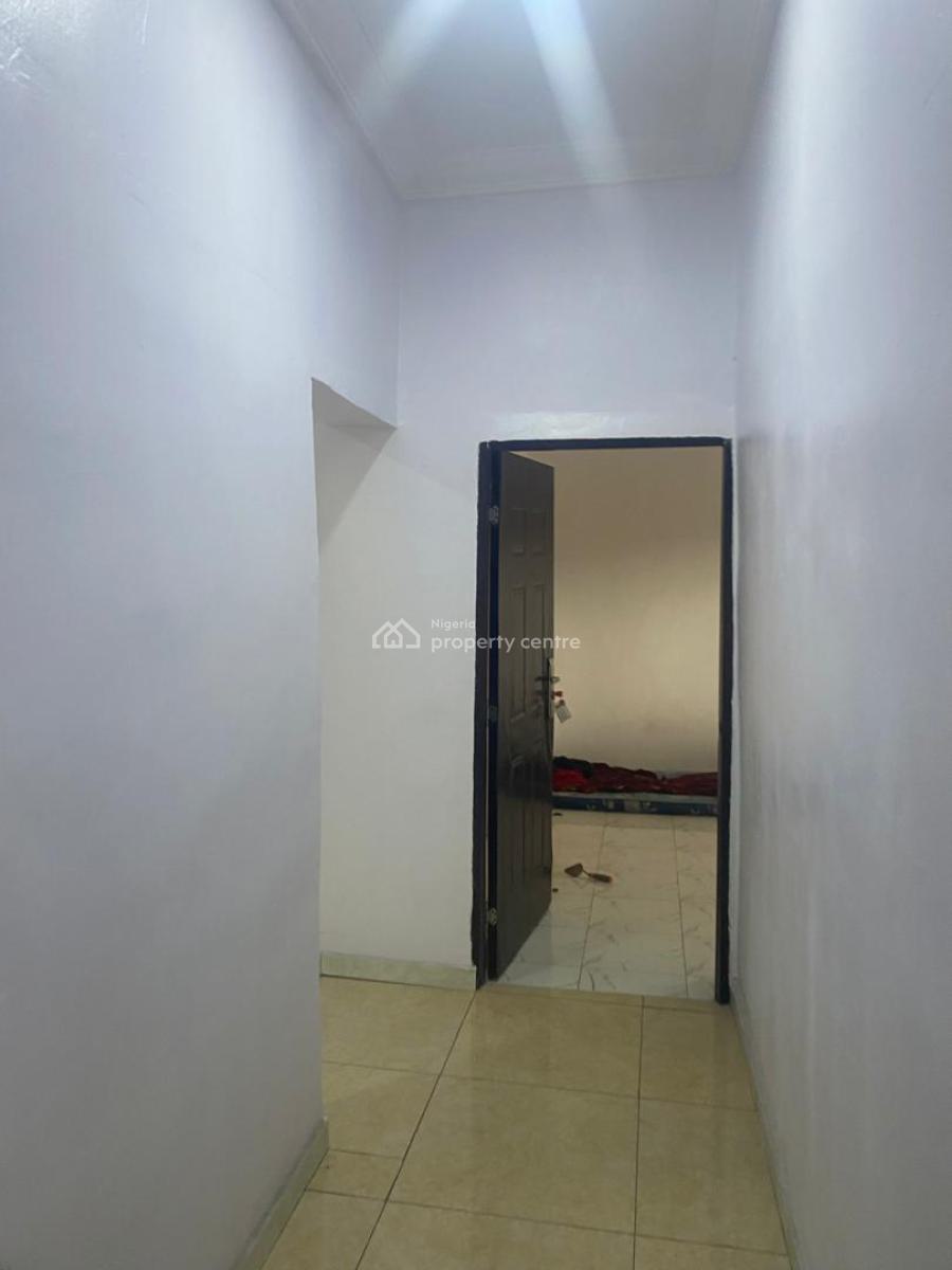 Spacious 3 Bedrooms Flat / Apartment, Mercy Land Estate, By Magodo Phase 1, Magodo, Lagos, Flat / Apartment for Rent