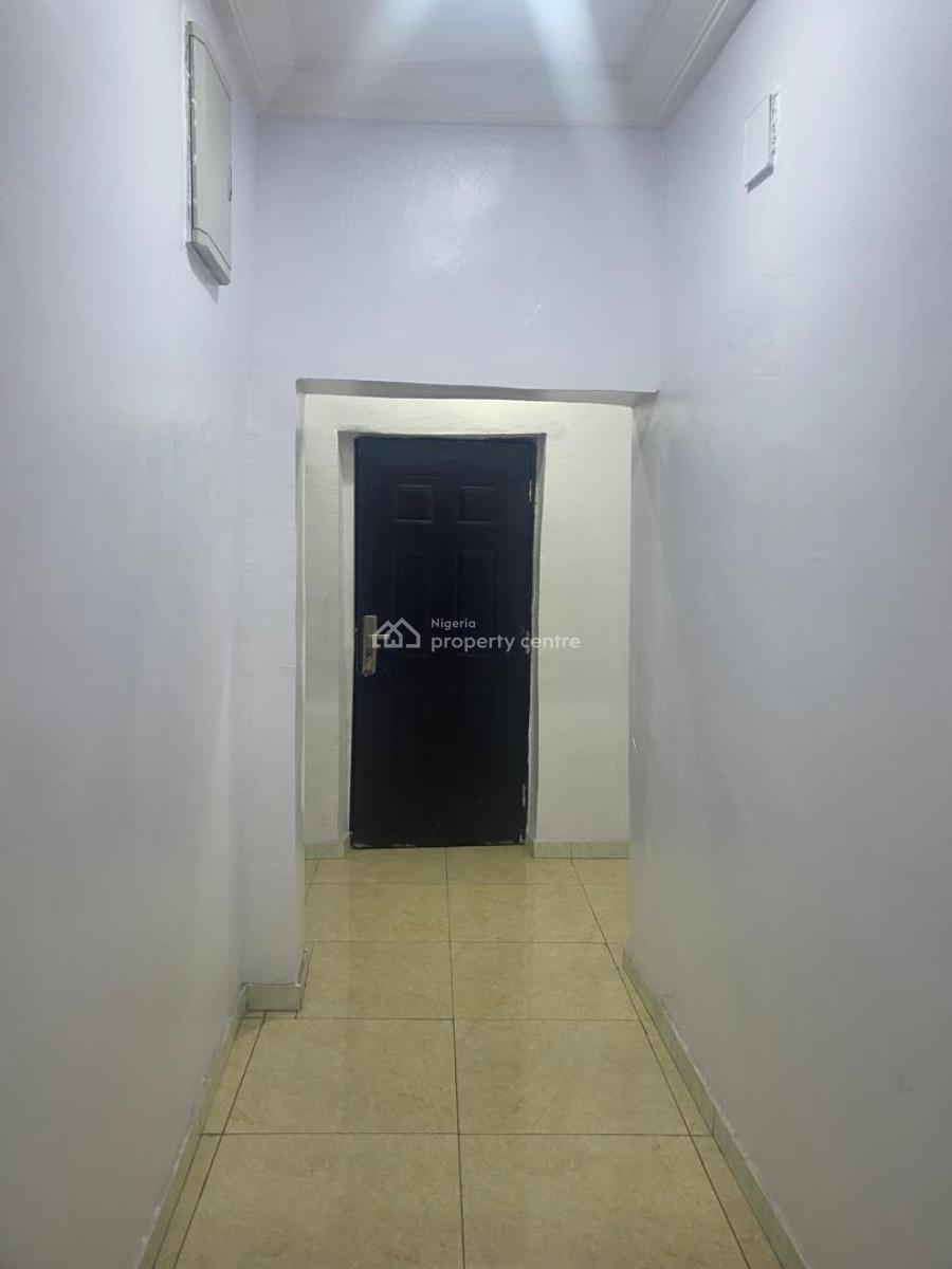 Spacious 3 Bedrooms Flat / Apartment, Mercy Land Estate, By Magodo Phase 1, Magodo, Lagos, Flat / Apartment for Rent