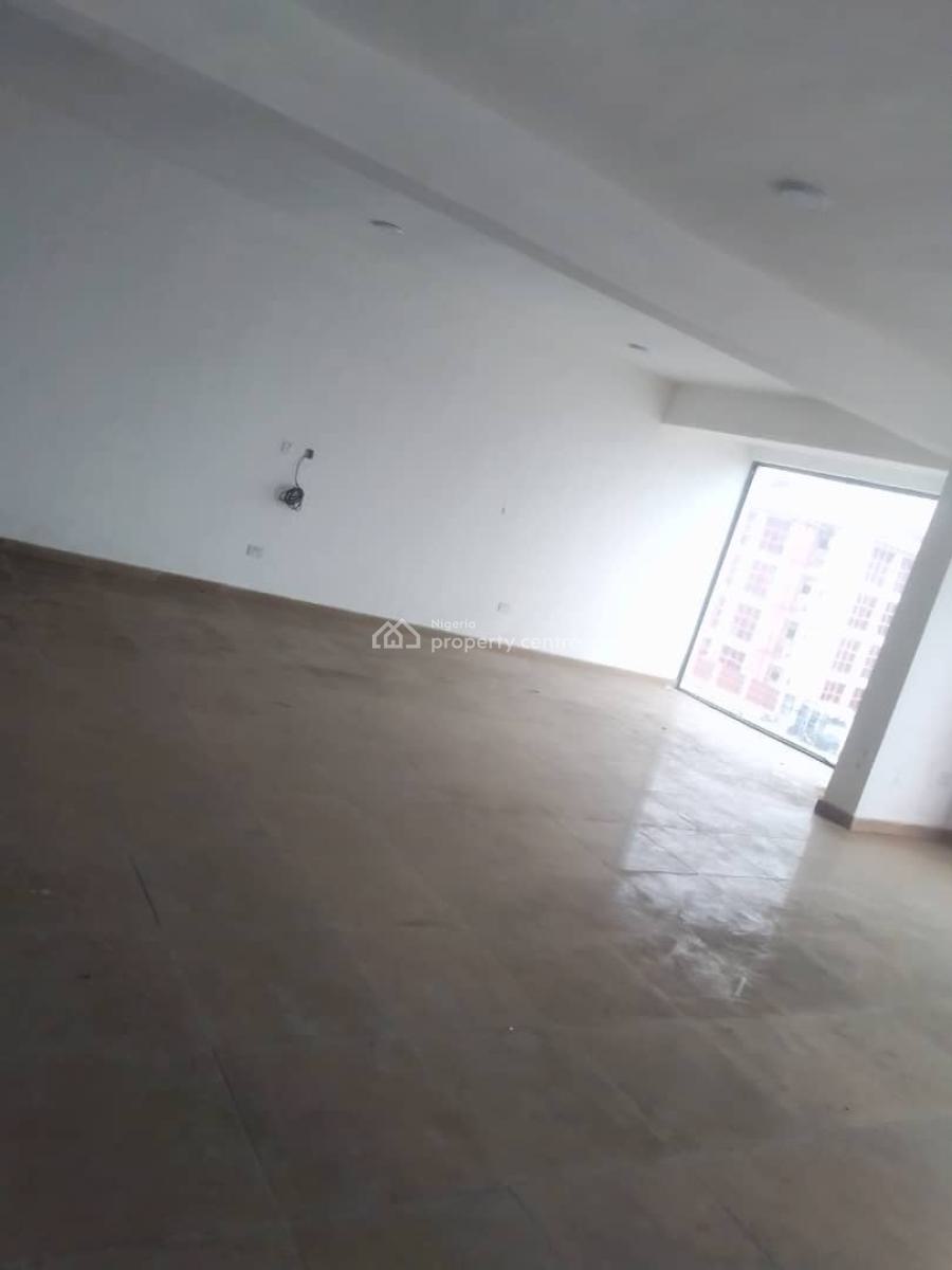 Open Plan Shop/ Office Space Measuring 98sqm, Lekki Phase 1, Lekki, Lagos, Plaza / Complex / Mall for Sale