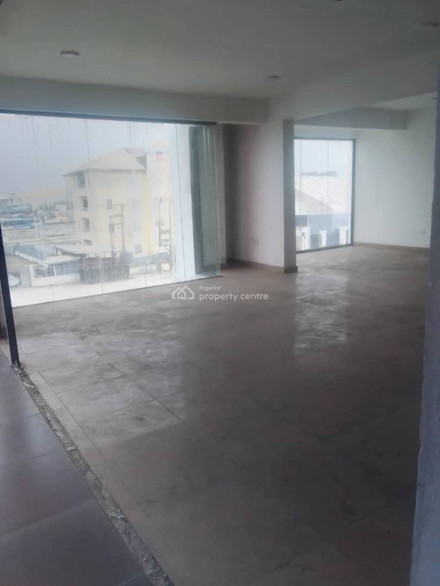 Open Plan Shop/ Office Space Measuring 98sqm, Lekki Phase 1, Lekki, Lagos, Plaza / Complex / Mall for Sale