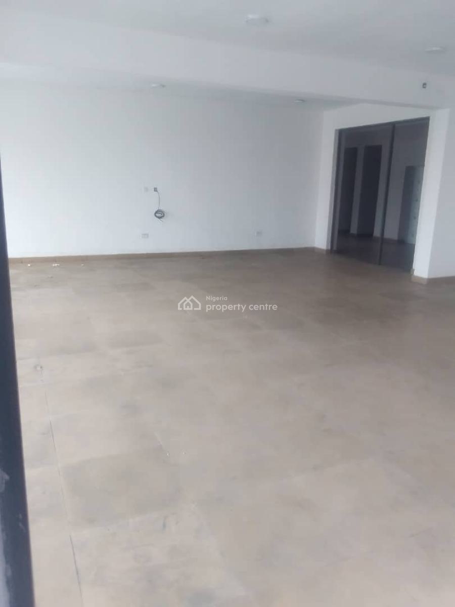 Open Plan Shop/ Office Space Measuring 98sqm, Lekki Phase 1, Lekki, Lagos, Plaza / Complex / Mall for Sale
