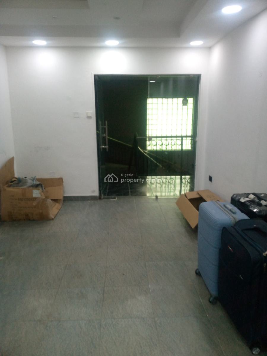 20sqm Shop Space, Lekki Phase 1, Lekki, Lagos, Shop for Rent