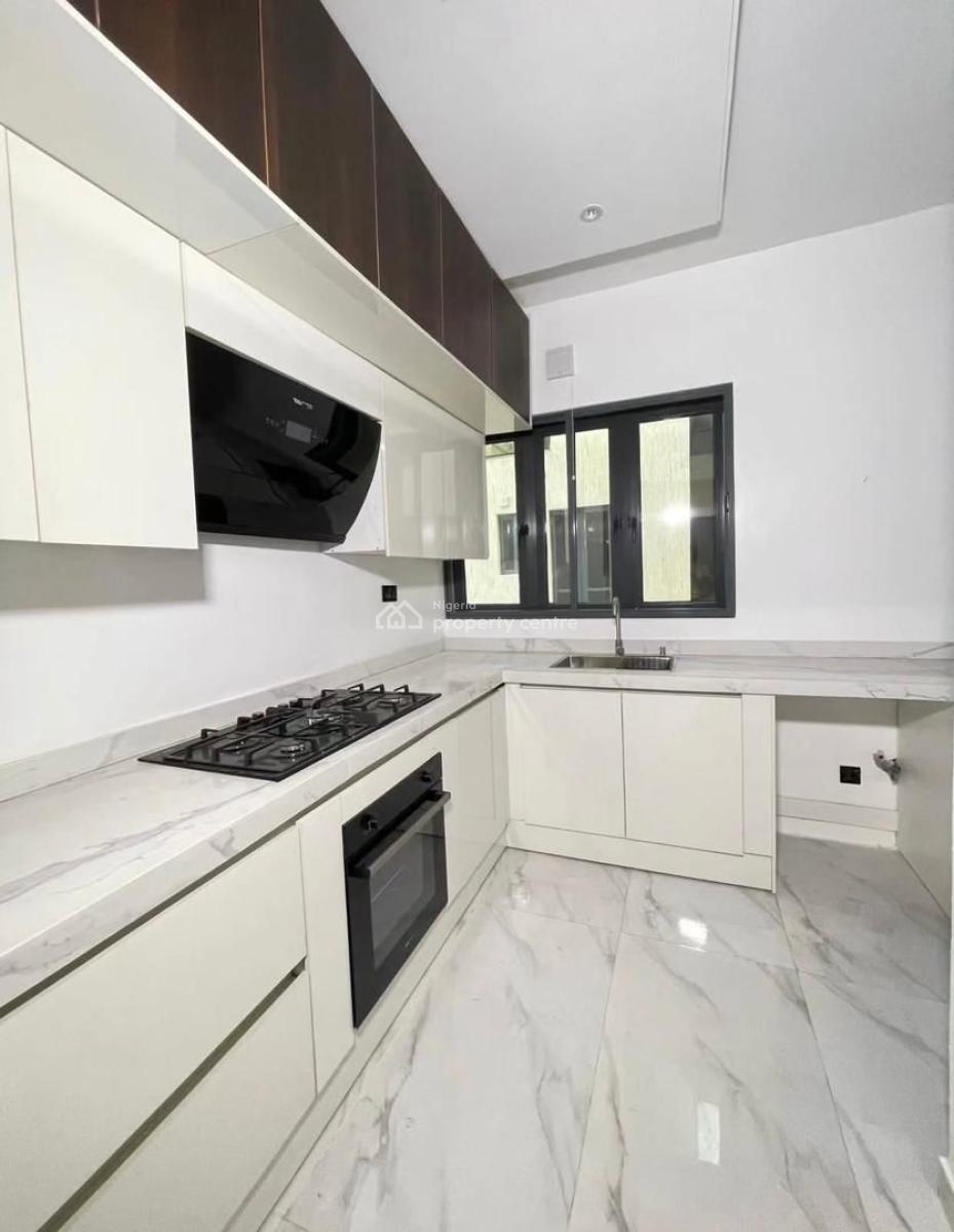 Spacious 3 Bedroom Apartment with Bq, Lekki Phase 1, Lekki, Lagos, Flat / Apartment for Sale