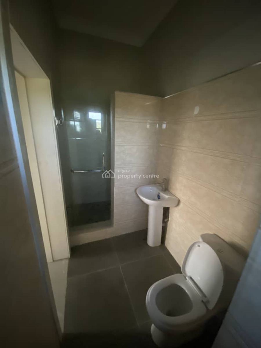 Nice 3 Bedroom Flat, Megamound Estate Off Lekki County Road, Ikota, Lekki, Lagos, Flat / Apartment for Rent