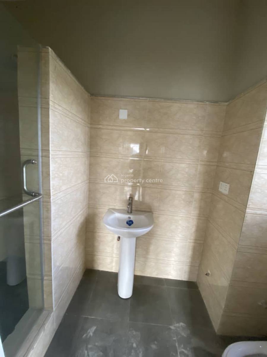 Nice 3 Bedroom Flat, Megamound Estate Off Lekki County Road, Ikota, Lekki, Lagos, Flat / Apartment for Rent