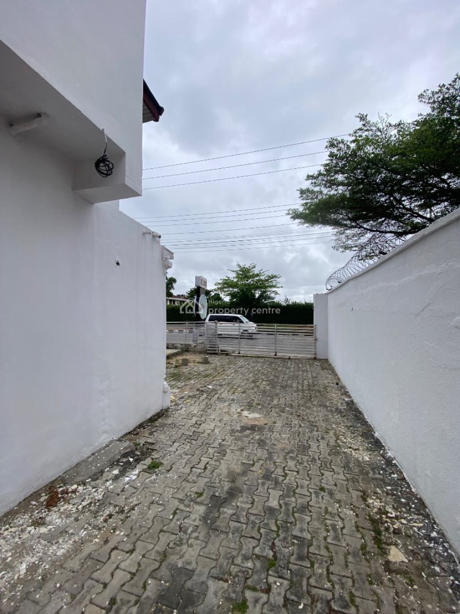 Luxury Shop Facing Express in a Prime Location, Off Lekki Expressway, Lekki Phase 1, Lekki, Lagos, Shop for Rent