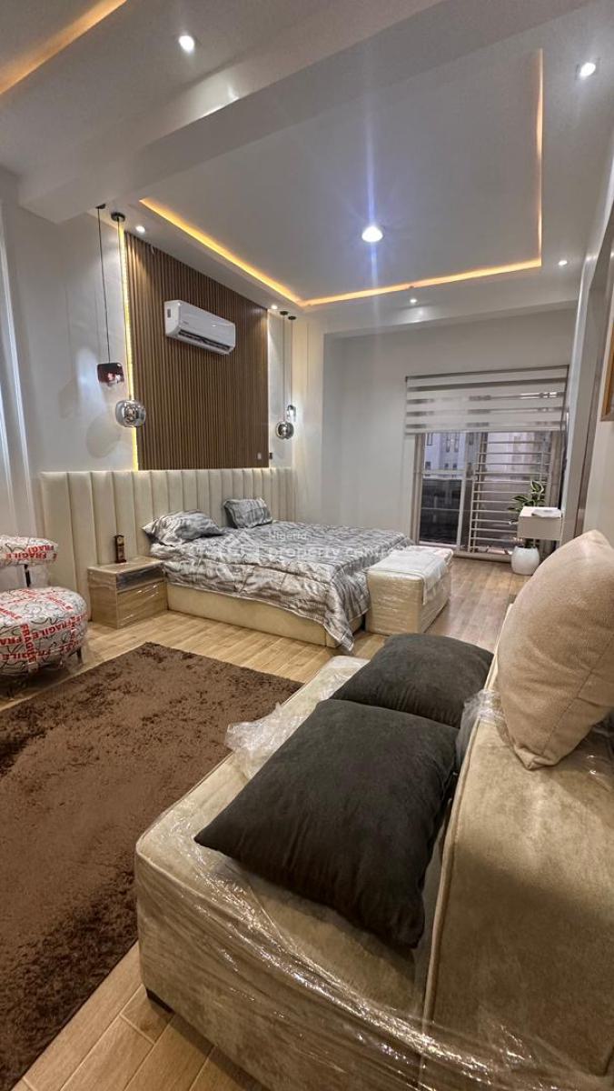 Move-in Ready! Fully Furnished 2-bedroom Apartment !! Just Bring Your, Lagos, Lekki Phase 1, Lekki, Lagos, Flat / Apartment for Sale