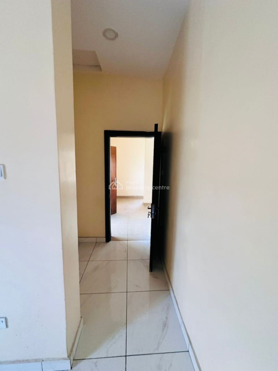 Spacious 3 Bedroom Maisonette in an Estate, Osapa, Lekki, Lagos, Flat / Apartment for Rent