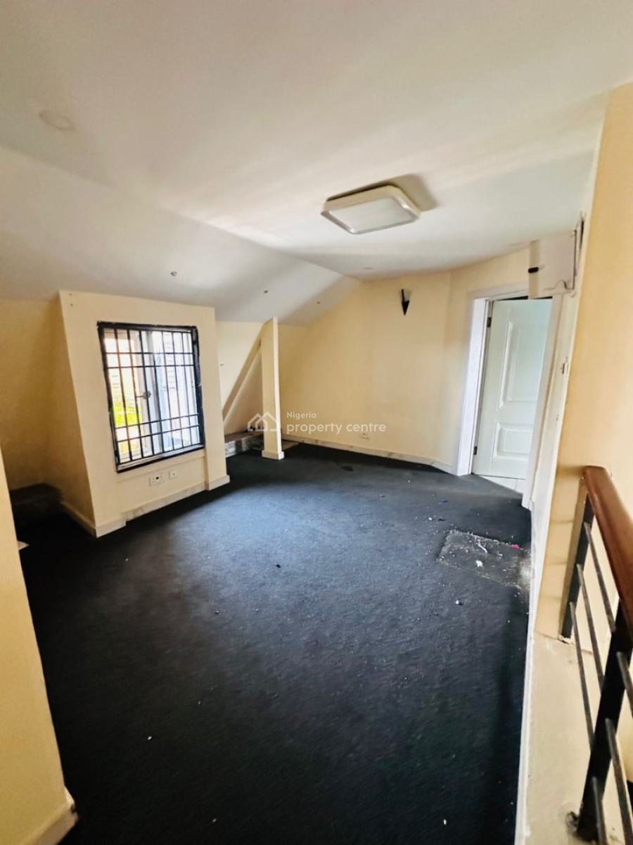 Spacious 3 Bedroom Maisonette in an Estate, Osapa, Lekki, Lagos, Flat / Apartment for Rent