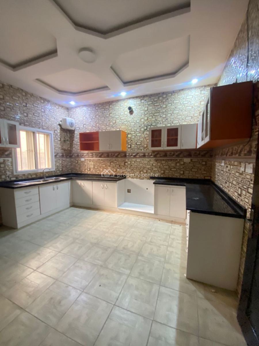 Ready to Move in 3 Bedrooms Terraced Duplex with Bq., Lekki Phase 1, Lekki, Lagos, Terraced Duplex for Rent