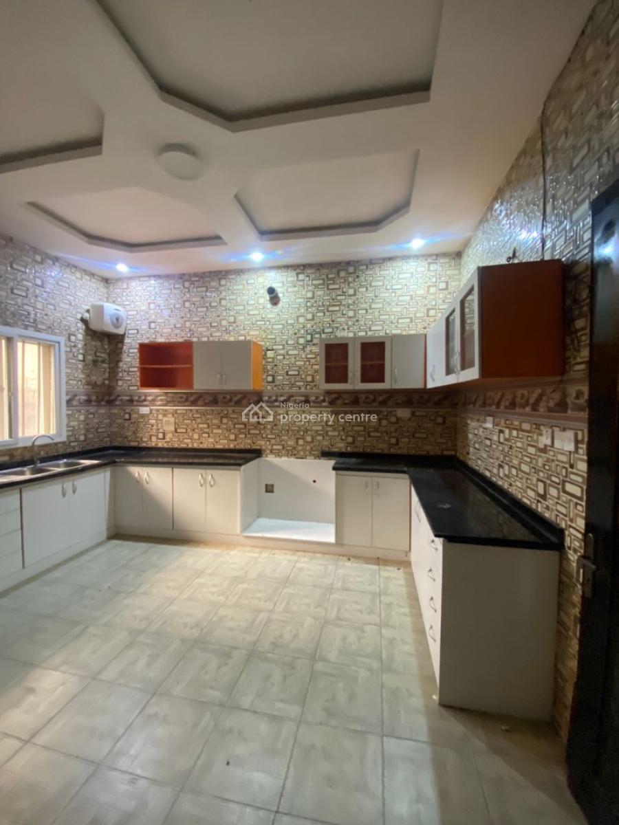 Ready to Move in 3 Bedrooms Terraced Duplex with Bq., Lekki Phase 1, Lekki, Lagos, Terraced Duplex for Rent