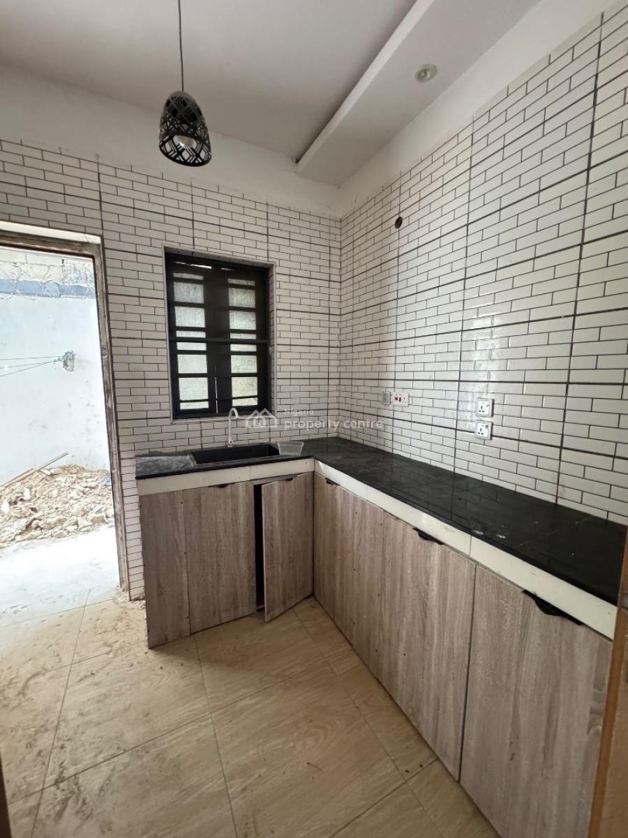 Affordable 2 Bedrooms Flat, Ilasan, Ikate Elegushi, Lekki, Lagos, Flat / Apartment for Rent