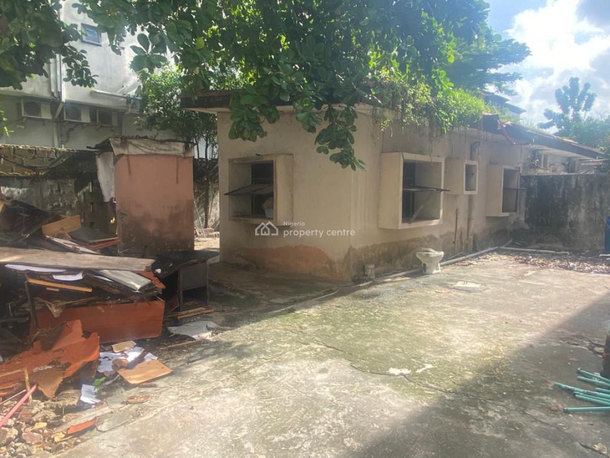 a Prestigious Five Bedrooms Semi-detached Duplex, Off Wole  Olateju  Street, Lekki Phase 1, Lekki, Lagos, Office Space for Rent
