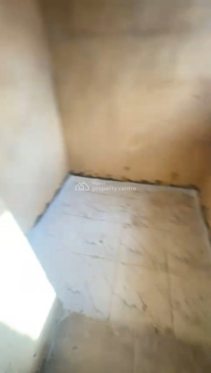 Very Spacious Mini Flat (upstairs), Shomolu, Lagos, Mini Flat (room and Parlour) for Rent
