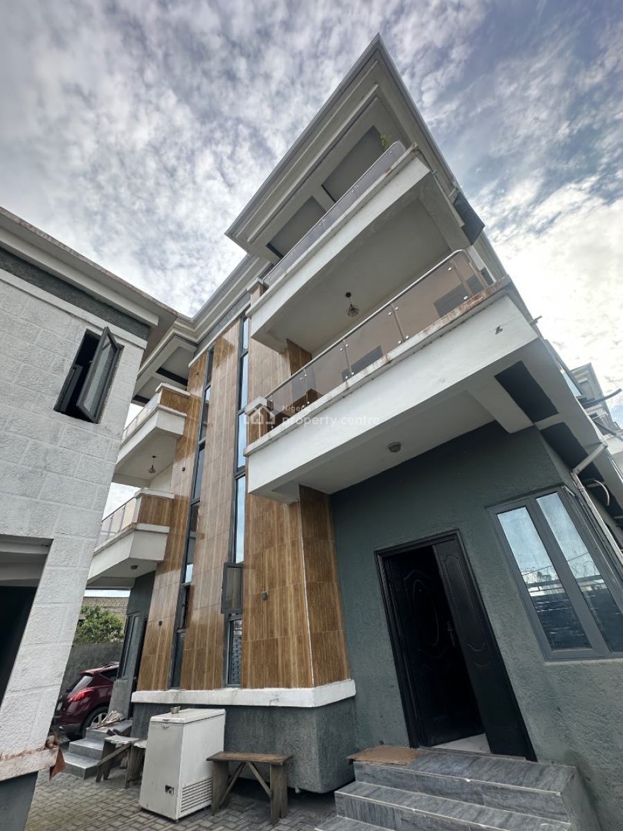 2 Bedrooms and a Mini Palour. Sharing Kitchen, Ologolo, Lekki, Lagos, Flat / Apartment for Rent