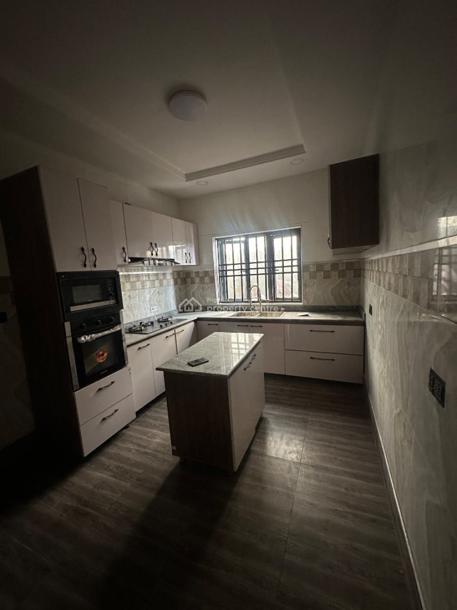 2 Bedrooms and a Mini Palour. Sharing Kitchen, Ologolo, Lekki, Lagos, Flat / Apartment for Rent