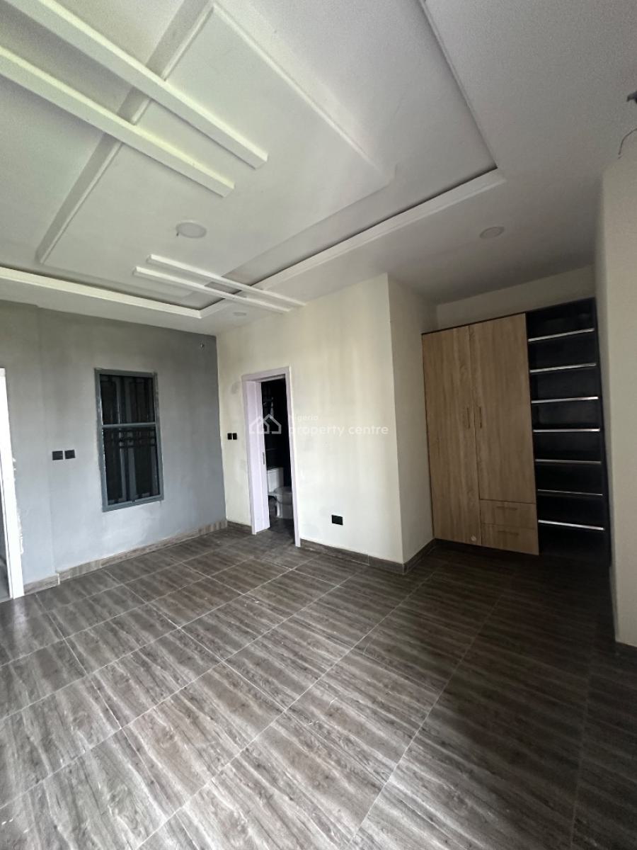 2 Bedrooms and a Mini Palour. Sharing Kitchen, Ologolo, Lekki, Lagos, Flat / Apartment for Rent