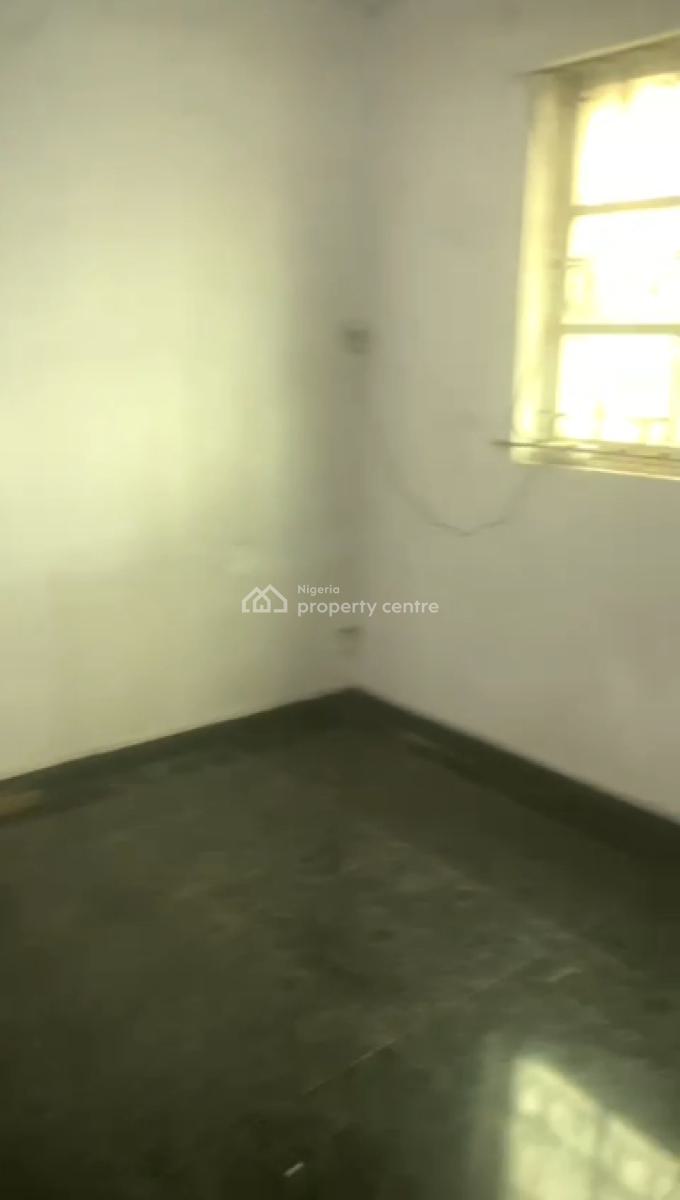 Very Decent & Standard 3 Bedroom Apartment (upstairs), Close to Chemist Bus Stop, Akoka, Yaba, Lagos, Flat / Apartment for Rent