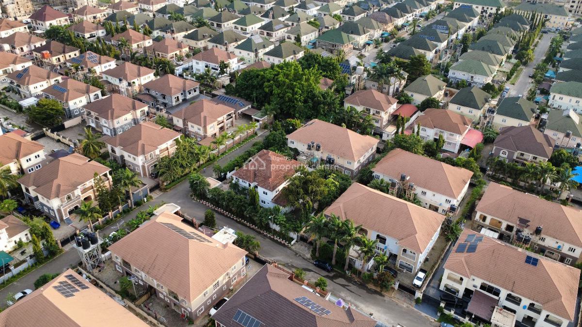 a Very Suitable 6 Bedrooms Detached Duplex with 2 Rooms Bq, Kukwaba, Abuja, Detached Duplex for Sale