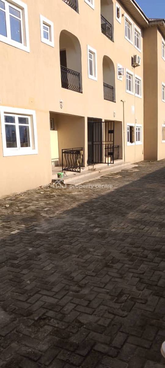 3 Bedroom Apartment, Mobil Road, Ajah, Lagos, Flat / Apartment for Rent