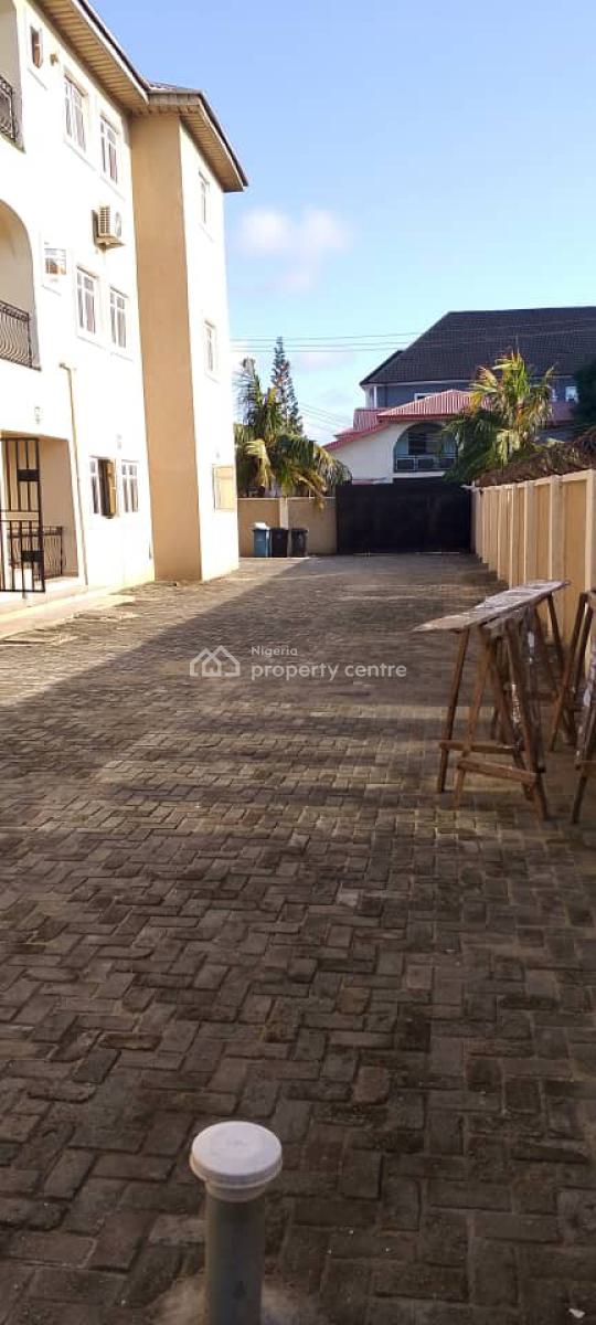 3 Bedroom Apartment, Mobil Road, Ajah, Lagos, Flat / Apartment for Rent