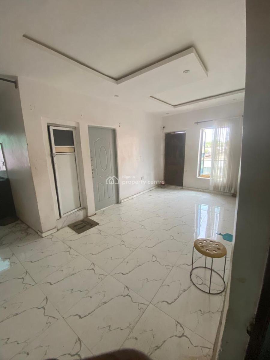 Spacious Mini Flat in Jibowu Yaba, Okesuna Street, Jibowu, Yaba, Lagos, Mini Flat (room and Parlour) for Rent