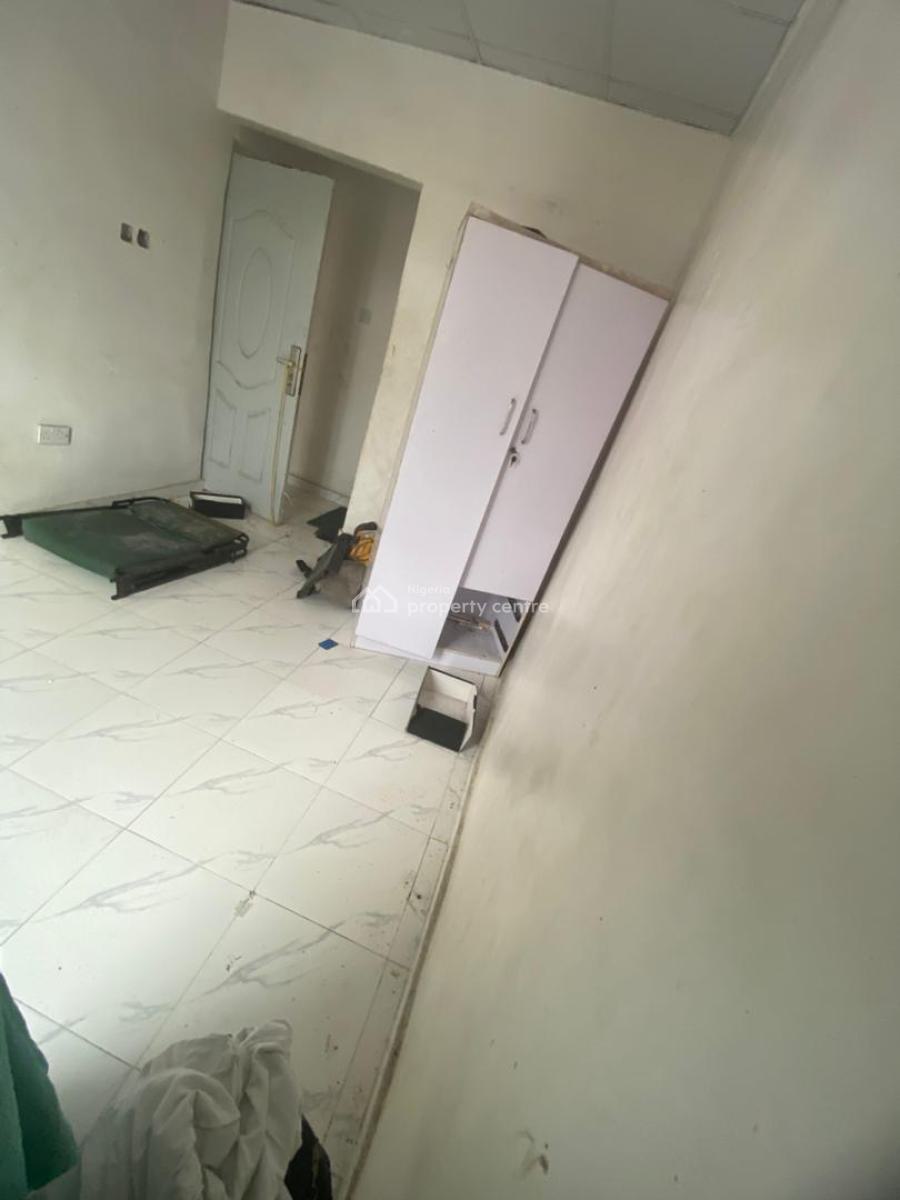 Spacious Mini Flat in Jibowu Yaba, Okesuna Street, Jibowu, Yaba, Lagos, Mini Flat (room and Parlour) for Rent