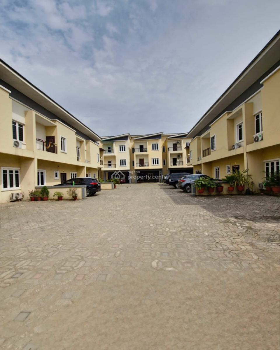 Neatly Used Spacious 4 Bedroom Terrace Duplex, Ilupeju, Lagos, Terraced Duplex for Sale