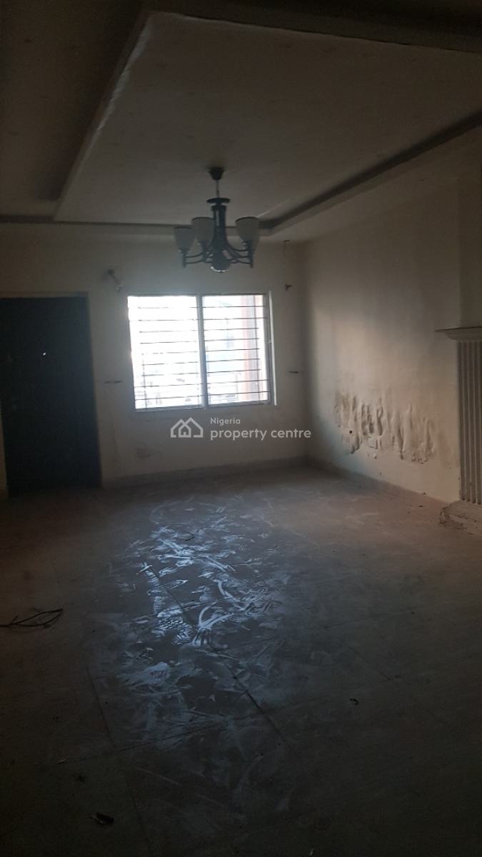 2 Bedroom Apartment in a Well Secured Estate, Chevron, Lekki Phase 2, Lekki, Lagos, Flat / Apartment for Sale