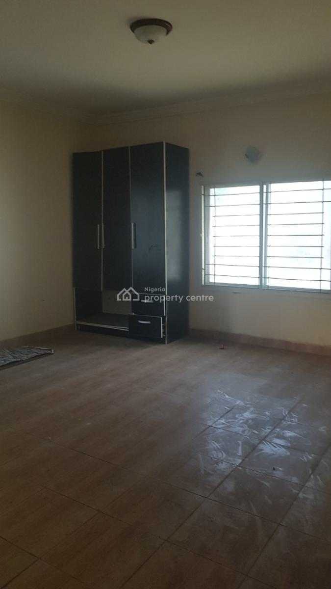 2 Bedroom Apartment in a Well Secured Estate, Chevron, Lekki Phase 2, Lekki, Lagos, Flat / Apartment for Sale