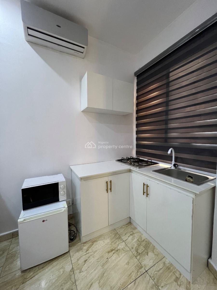 Stylish Furnished Studio Room, Royal Pine Gate 1 Orchid Road, Lekki Phase 2, Lekki, Lagos, Self Contain (single Rooms) Short Let