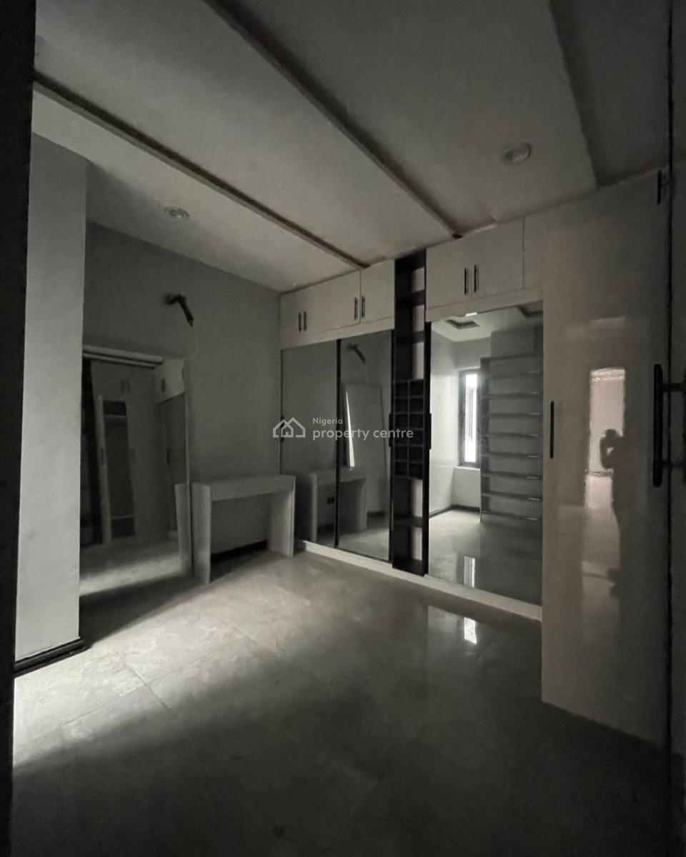 Exquisite 5 Bedroom Penthouse with Pool and Elevator in a Serene Environment, Lekki Phase 1, Lekki, Lagos, House for Sale