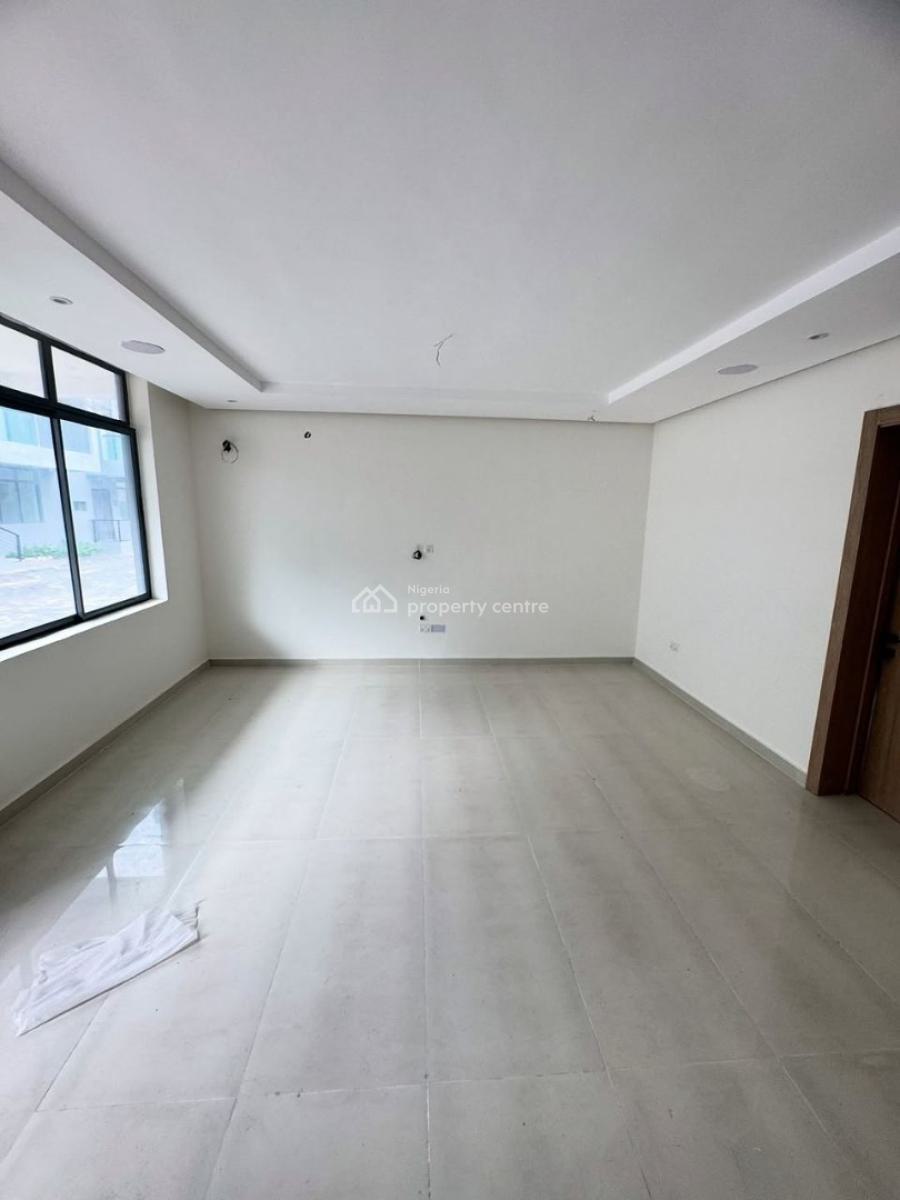 4bedroom Semidetached Duplex, New Road, Lekki, Lagos, Semi-detached Duplex for Rent