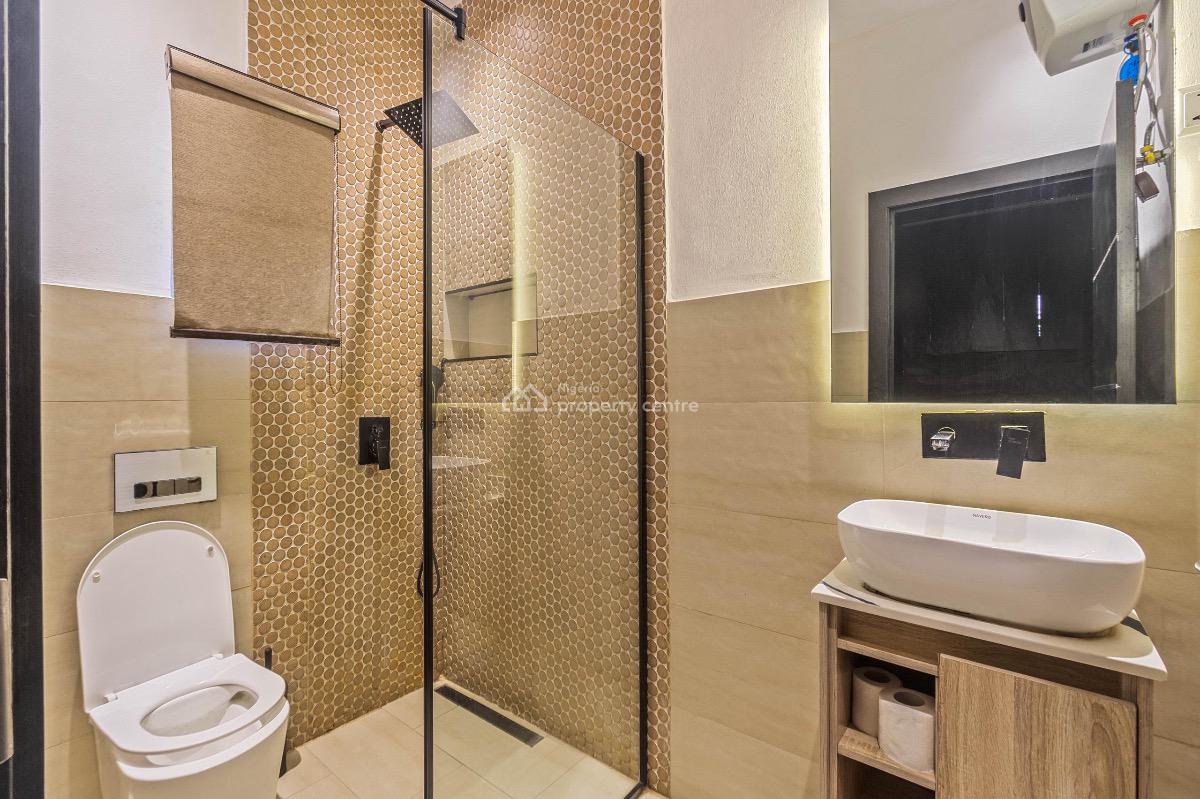 Beautiful 2 Bedroom Apartment with Ps5 and Pool, Lekki Phase 1, Lekki, Lagos, Flat / Apartment Short Let
