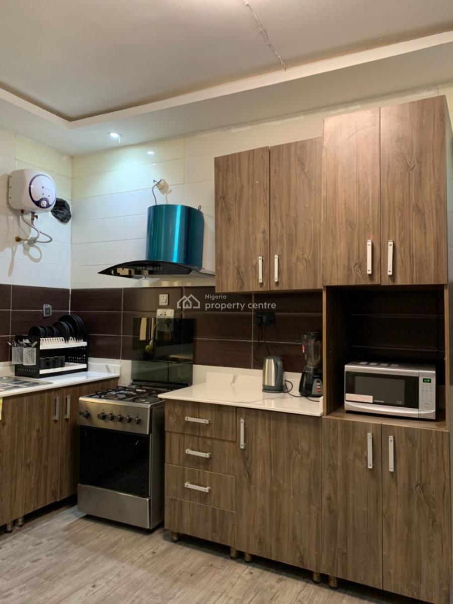 Beautiful & Massive 3 Bedroom Apartment, Lekki Phase 1, Lekki, Lagos, Flat / Apartment Short Let