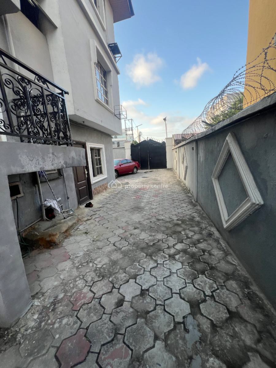 Miniflat with an Spacious Standard Kitchen, Admiralty Way, Lekki Phase 1, Lekki, Lagos, Mini Flat (room and Parlour) for Rent