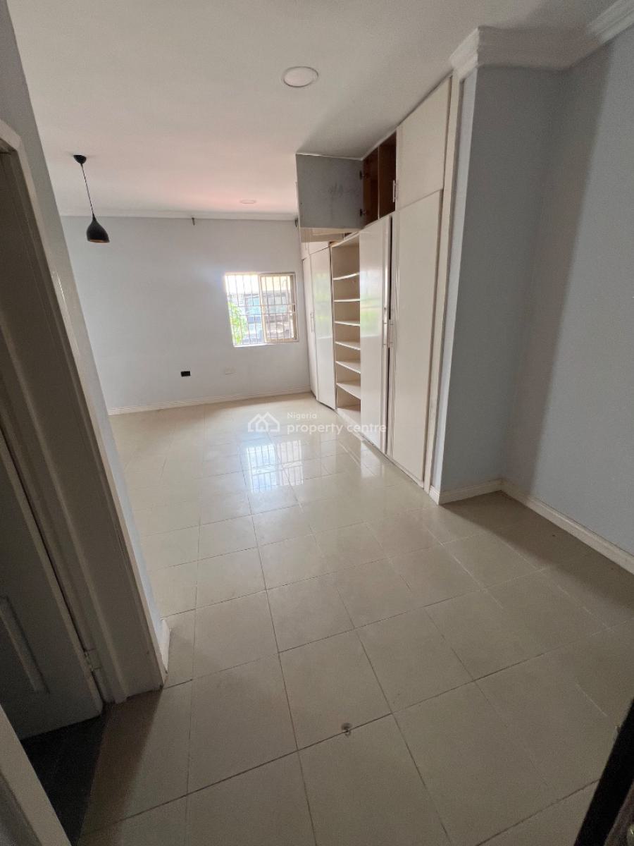 5-bedroom Semi-detached Duplex with a Bq (commercial Use Allowed), Lekki Phase 1, Lekki, Lagos, House for Rent