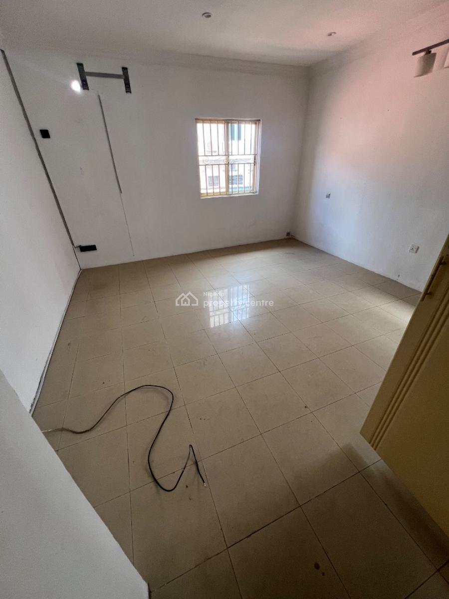 5-bedroom Semi-detached Duplex with a Bq (commercial Use Allowed), Lekki Phase 1, Lekki, Lagos, House for Rent