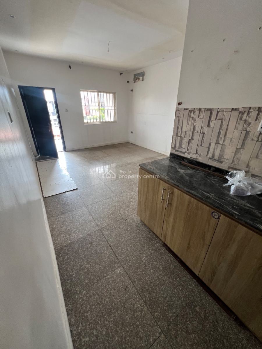 5-bedroom Semi-detached Duplex with a Bq (commercial Use Allowed), Lekki Phase 1, Lekki, Lagos, House for Rent