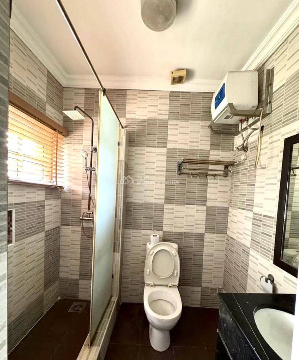 Super Fast R O I on This Massive Building  with Pool, Gym and B Q, Lekki Phase 1, Lekki, Lagos, Hotel / Guest House for Rent