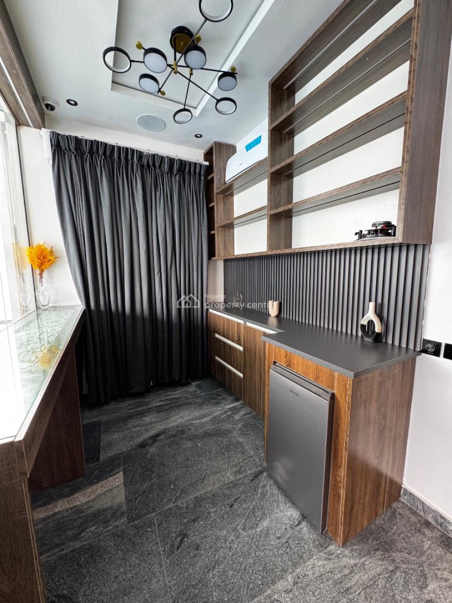 Introducing a First of a Kind One Bedroom Smart Penthouse with a Priva, Lekki Phase 1, Lekki, Lagos, Flat / Apartment Short Let