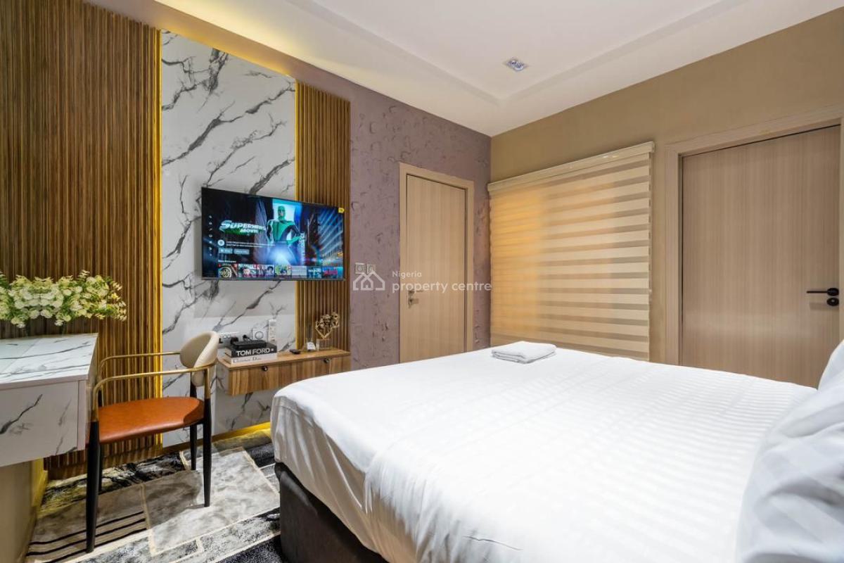 Beautiful One Bedroom Apartment with Swimming Pool and Gym, Off Freedom Way, Back of Canada Embassy, Lekki Phase 1, Lekki, Lagos, Flat / Apartment Short Let