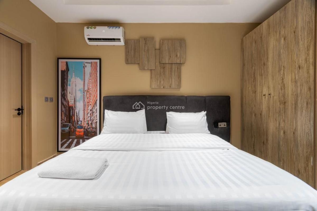 Beautiful One Bedroom Apartment with Swimming Pool and Gym, Off Freedom Way, Back of Canada Embassy, Lekki Phase 1, Lekki, Lagos, Flat / Apartment Short Let