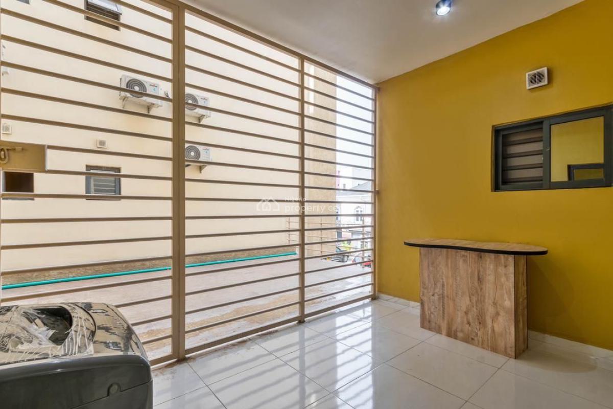 Beautiful One Bedroom Apartment with Swimming Pool and Gym, Off Freedom Way, Back of Canada Embassy, Lekki Phase 1, Lekki, Lagos, Flat / Apartment Short Let