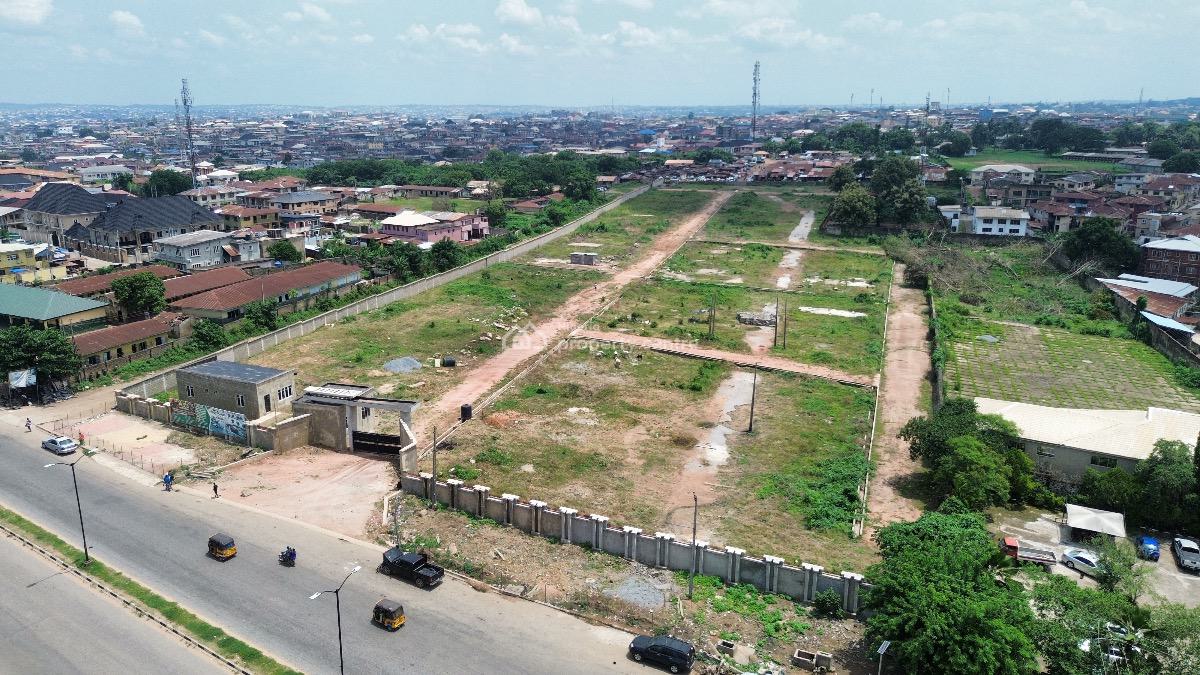 Molete Court Gra in a Strategic Location, Molete Court Gra, Along Molete Challenge Expressway, Ibadan, Oyo, Residential Land for Sale